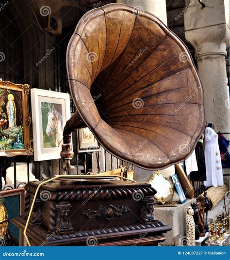 Gramophone With Plate Or Vinyl Disk On Wooden Box Antique Brass Record