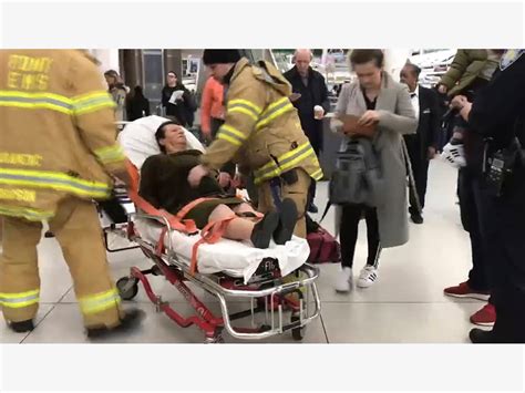 Jfk Bound Flight Hit By Turbulence Injured Officials Queens Ny