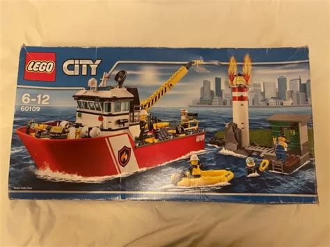LEGO CITY FIRE Boat (60109), boxed, with instructions, 100% complete 🎁🎁 ...