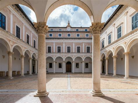 Urbino Il Palazzo Ducale Di Urbino I Frammenti E Il Tutto Mostra D