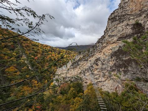 Where to See Patches of Beautiful Fall Foliage in West Virginia – Week