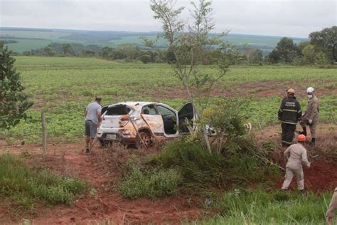 Motorista Perde Controle Em Rodovia Carro Capota E Cai Em Barranco