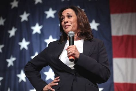 Kamala Harris Se Bo Potegovala Za Demokratsko Predsedni Ko Nominacijo