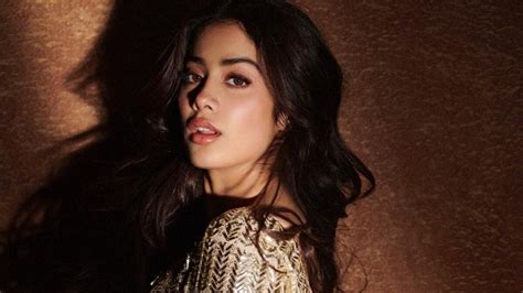 9 Shimmer Makeup Products to Ace Your Party Look