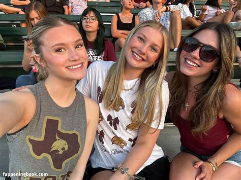 Mads Thompson Maddiiedee Maddiiedee Nude OnlyFans Leaks Fappening FappeningBook