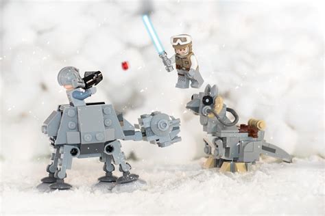 LEGO-Star-Wars-AT-AT-vs.-Tauntaun-Microfighters-Set-10 - Toy Photographers