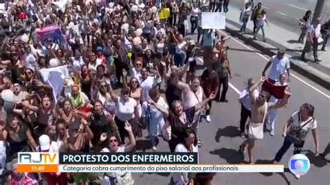 Enfermeiros técnicos e auxiliares de enfermagem fazem protesto no Rio