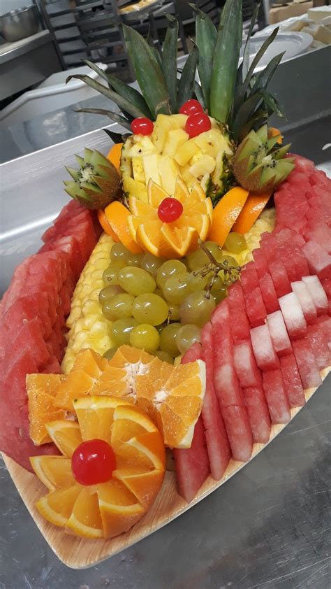 Pin De Elsa En Fruit And Vegetable Carving Bandejas De Frutas Buffet De Fruta Mesas De Frutas