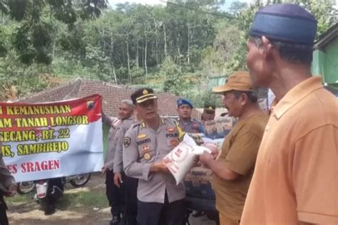 Kakek Selamat Tiga Anggota Keluarga Tertimbun Longsor Di Sambirejo