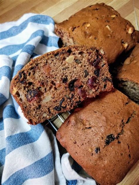 Extraordinary Apple Date Bread