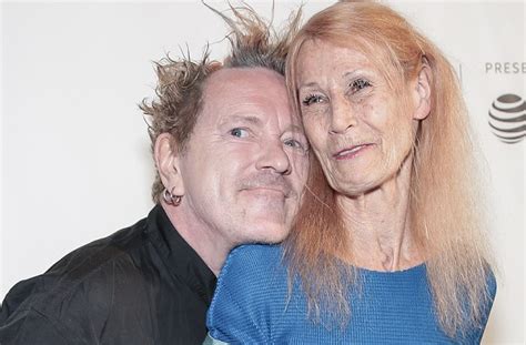 Elhunyt Nora Forster a Sex Pistols frontemberének felesége Rockbook hu