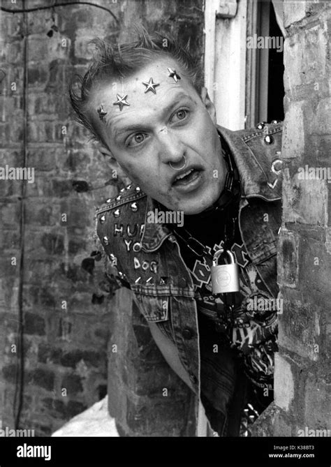 Adrian edmondson young ones hi-res stock photography and images - Alamy