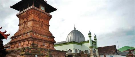 Masjid Menara Kudus Lokasi Yang Selalu Ramai Peziarah Menjelang Ramadhan