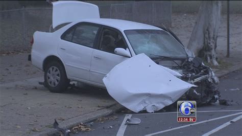 1 Dead 1 Critical After Head On Crash In Northeast Philadelphia 6abc