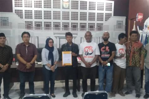 KPU Lebak Teken Fakta Integritas Bareng AMPD Siap Untuk Sikap Netral