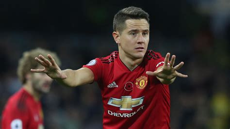 Manchester United fans are FUMING at Ander Herrera for midfielder's ...