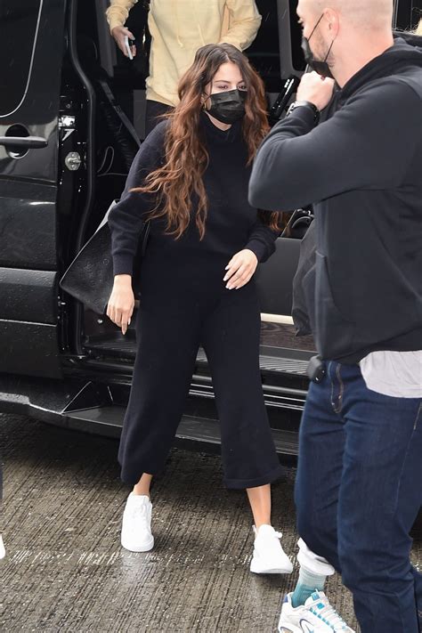 Selena Gomez Arrives At Jfk Airport In New York 09 09 2021 Hawtcelebs