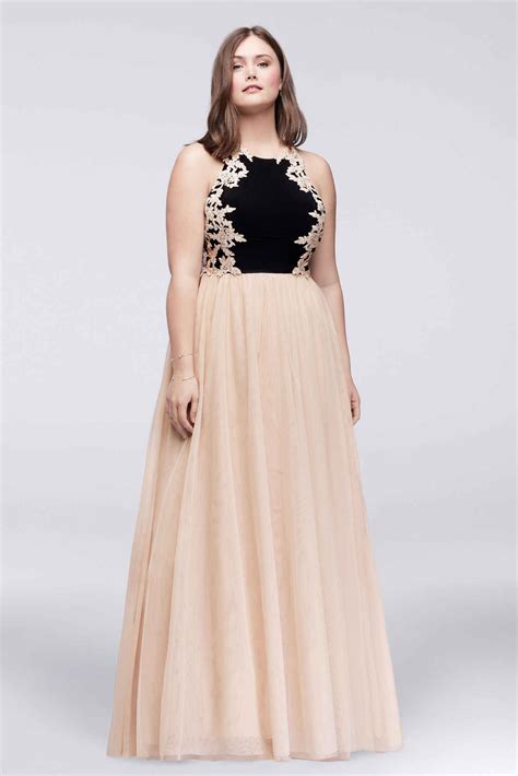 Plus Size Long Halter Neck Lace Appliqued Ball Gown Prom Dress 57099w