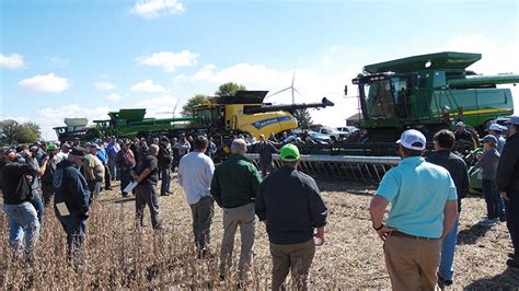 Soybean Harvest Equipment Field Day Scheduled Sept Michigan