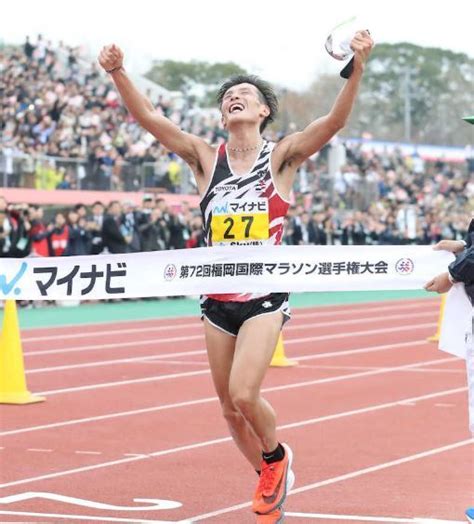 福岡国際マラソン トヨタ自動車の服部勇馬が2時間7分27秒で初優勝を飾る Newsandsports Web