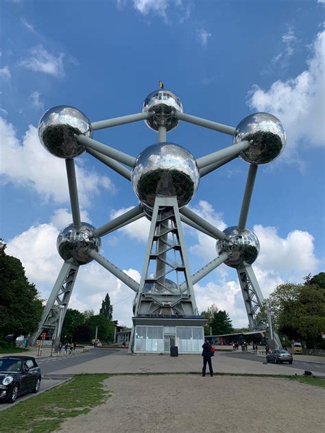 .: The story of the Atomium museum is, above all, the love that the Belgians have for an ...