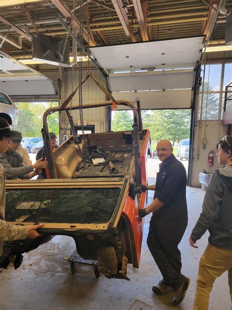 Jeep Building In Auto Shop Stratford District Secondary School