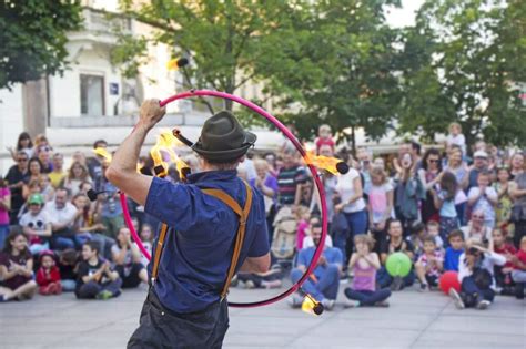 Festival Cest Is D Best Pretvorit E Centar Zagreba U Veliku Pozornicu