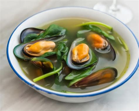 tinolang tahong mussels  ginger broth