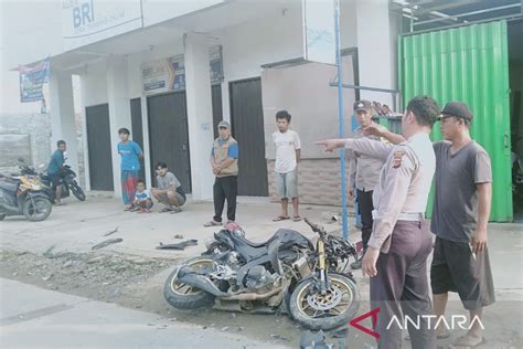 Dua Pengendara Sepeda Motor Meninggal Setelah Adu Banteng Dengan Truk