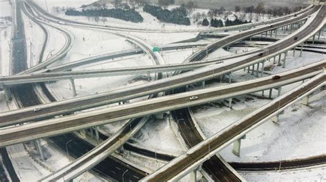 Tempestade De Neve Deixa Mais De 20 Mortos E Milhares Sem Energia Nos