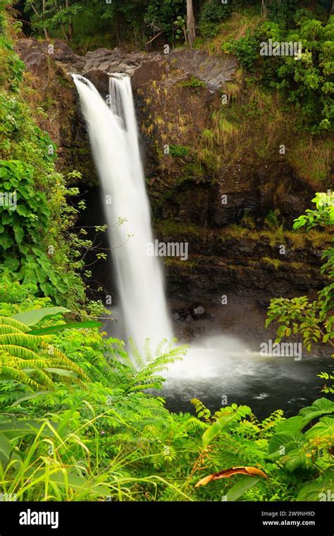 Rainbow Falls Wailuku River State Park Hilo Hawaii Stock Photo Alamy