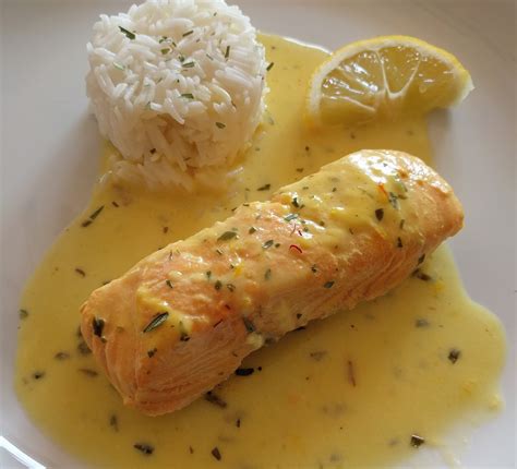 Wildlachs in Sahne Estragon Soße