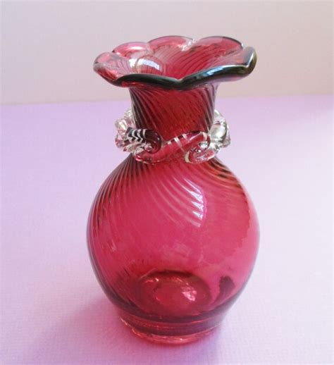 Pilgrim Cranberry Glass Vase Rigaree Vintage 1960 S Swirl