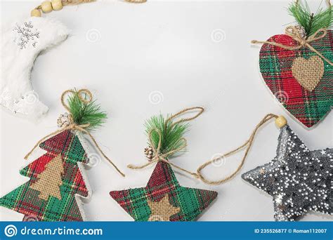 Juguetes De Navidad En Un Aislado De Fondo Blanco Imagen De Archivo