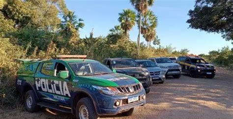 Apreens O De Duas Caminhonetes Roubadas No Pantanal Feita Pela Pma