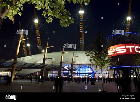 The O2 Arena At Night London Stock Photo Alamy