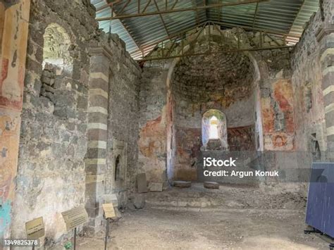 Lukisan Dinding Dan Lukisan Dinding Di Dalam Gereja Kaymaklı Foto Stok