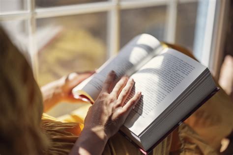 Un día dedicó le dedicó a una persona un libro con amor y aquí es