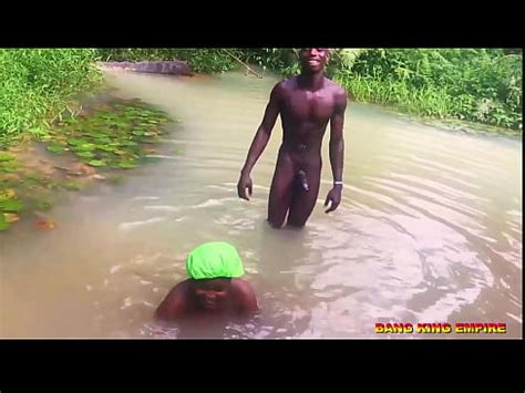 BAISE UNE PUTE AFRICAINE DANS LE STREAM Hardcore BigDick Bang XVIDEOS