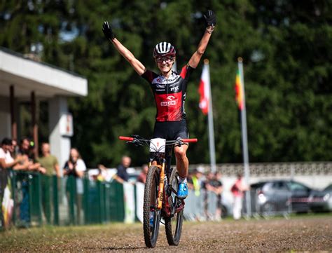 Maja Włoszczowska i Bartłomiej Wawak z KROSS ORLEN Cycling Team