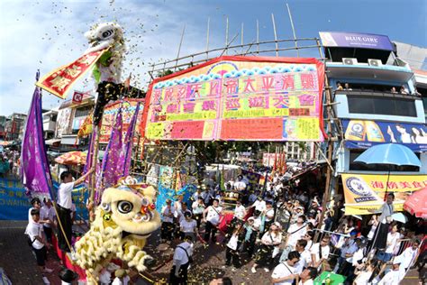 飄色巡遊 熱鬧上演 香港新聞網