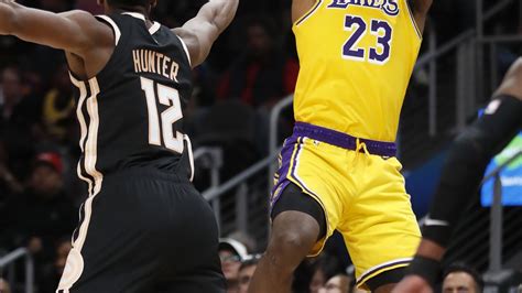 Lebron Consigue Puntos Lakers Superan A Hawks