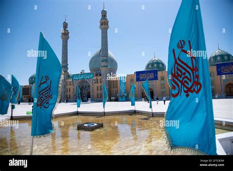 Mosques In Iran Hi Res Stock Photography And Images Alamy