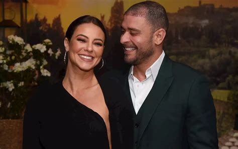 Paolla Oliveira Diogo Nogueira E Mais Famosos Prestigiam Casamento De