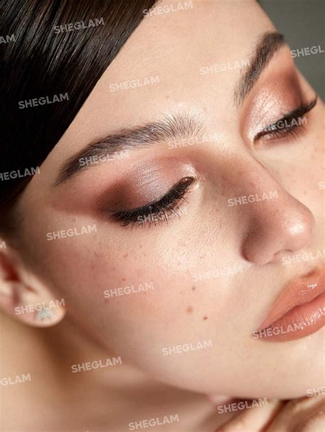 Jazy Jigsaw Eyeshadow Palette Hued In Nude Color Emma