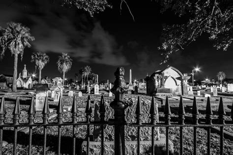 11 Photos Of One Of The Most Haunted Cemeteries In Texas