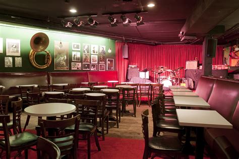 14 Best Jazz Clubs in NYC to Hear Live Music