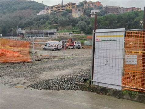 Fezzano I Lavori Nel Campo Sportivo Procedono A Rilento Ma Da Giugno