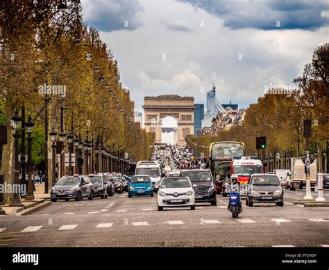 Traffic And Arc De Triomphe Paris France Stock Photo Alamy