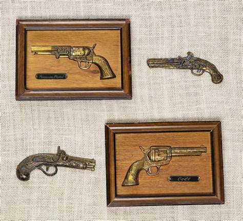 Vintage Pistol Gun Wall Plaques Colt Pistol Plaque Percussion Pistol